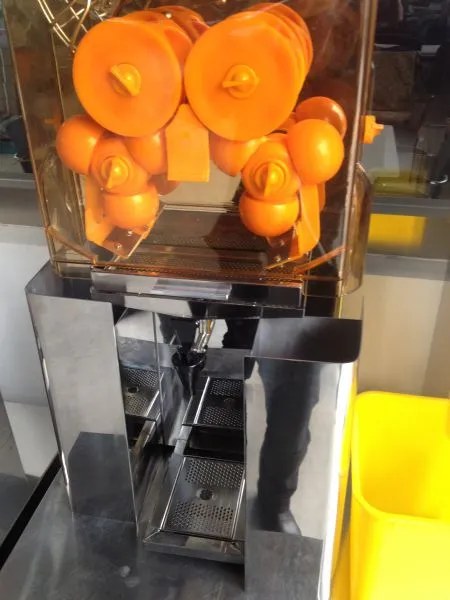 Соковыжималка для цитрусовых Foodatlas 2020AMM-(IS) (настольная, корпус прозр пласт, конт нерж, GB)